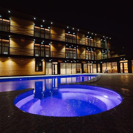 Barhat Hotel & Spa Taraz Bagian luar foto