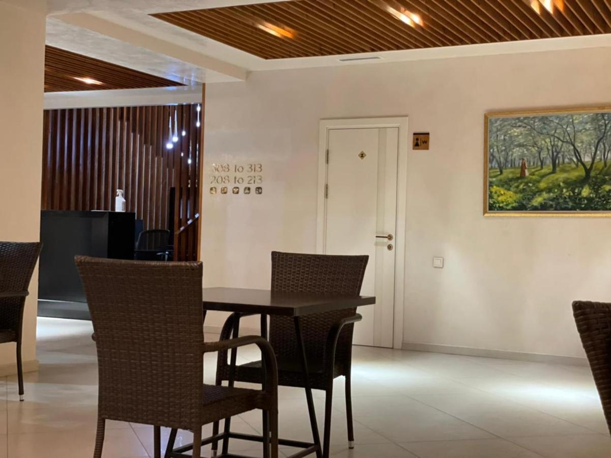 Barhat Hotel & Spa Taraz Bagian luar foto
