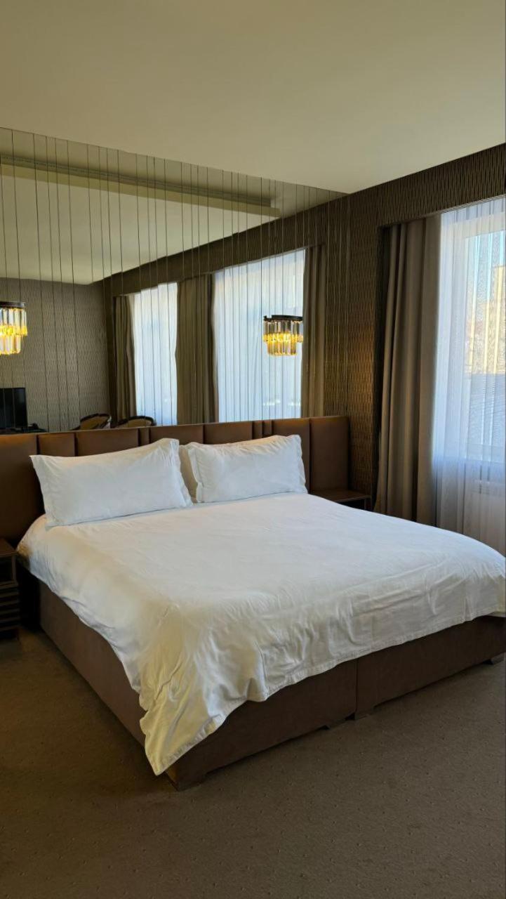 Barhat Hotel & Spa Taraz Bagian luar foto