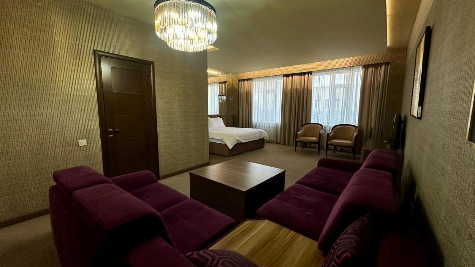 Barhat Hotel & Spa Taraz Bagian luar foto