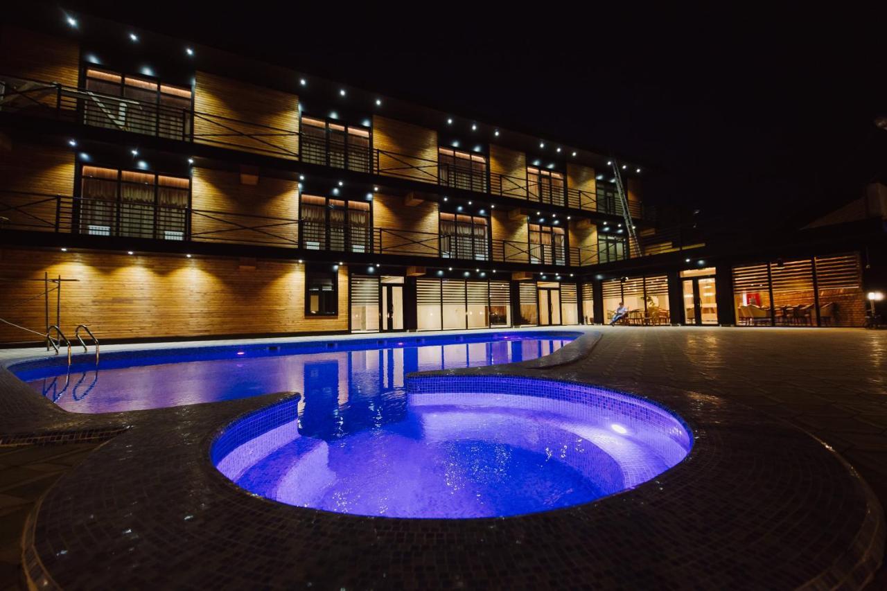 Barhat Hotel & Spa Taraz Bagian luar foto